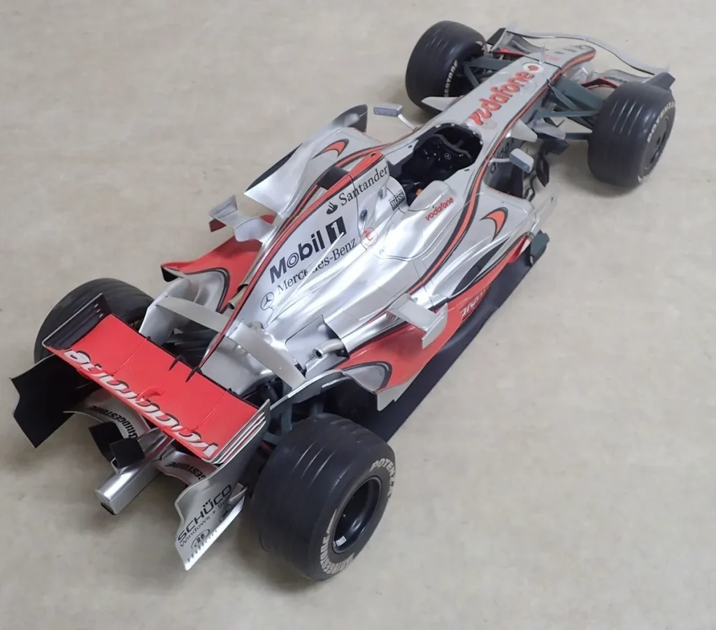 MP4/23 完成品