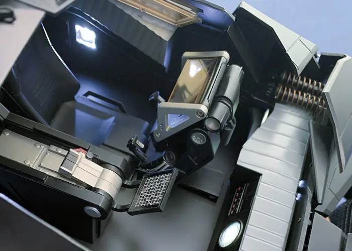 アシェット『メタル・ギミックモデル バットモービル タンブラー』コックピット