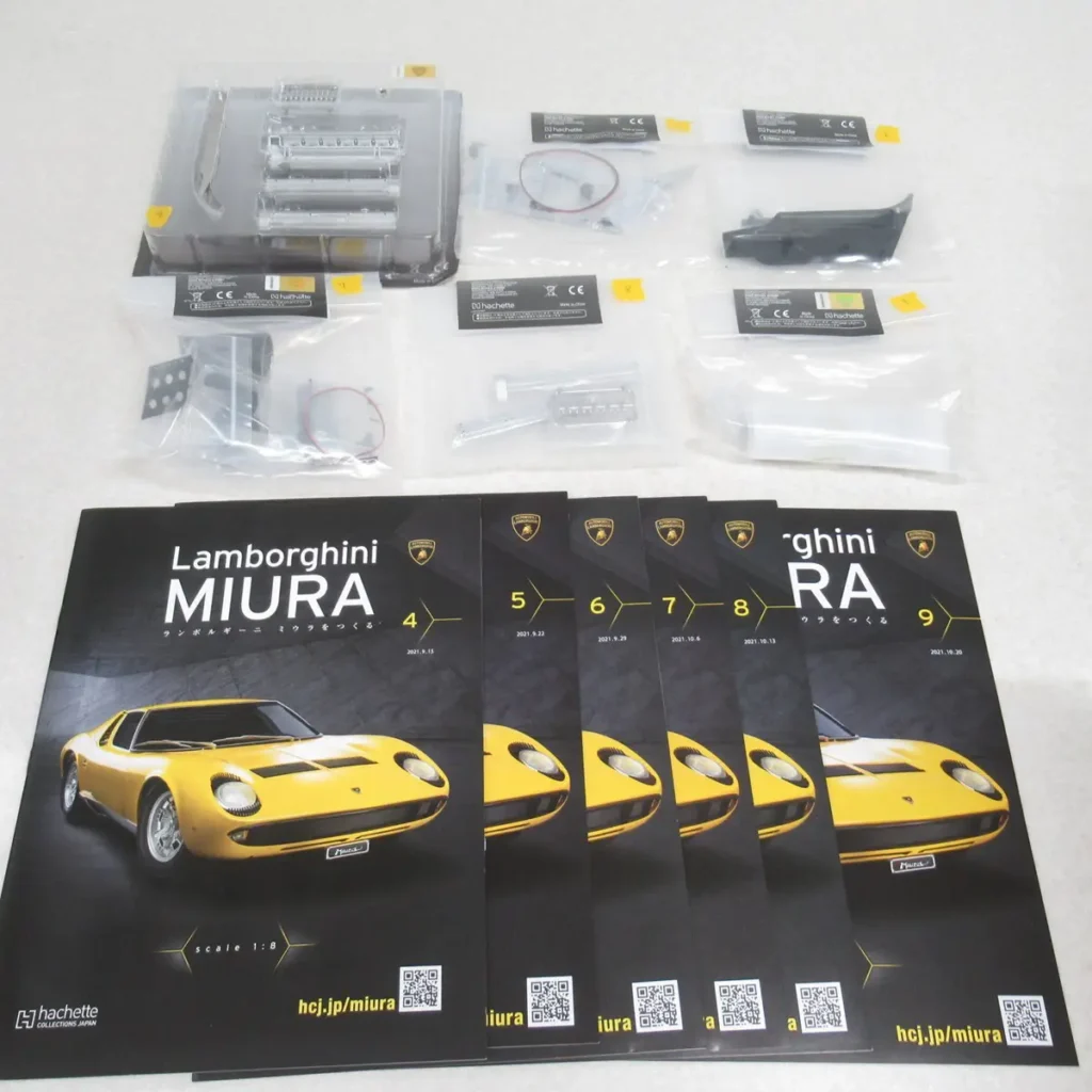 アシェット『ランボルギーニ ミウラをつくる』パーツと冊子