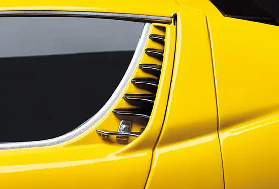 アシェット『ランボルギーニ ミウラをつくる』サイドインテイク